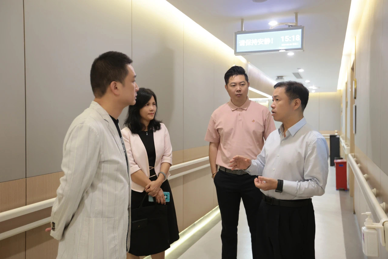 热烈欢迎盐田区人大常委会领导一行莅临中旭医院及集团调研指导!